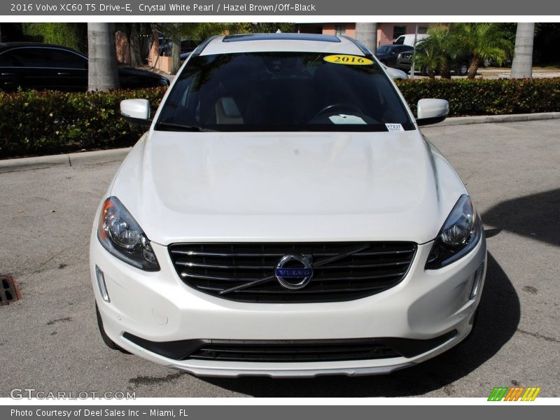 Crystal White Pearl / Hazel Brown/Off-Black 2016 Volvo XC60 T5 Drive-E