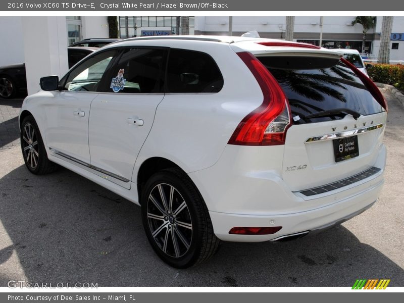 Crystal White Pearl / Hazel Brown/Off-Black 2016 Volvo XC60 T5 Drive-E