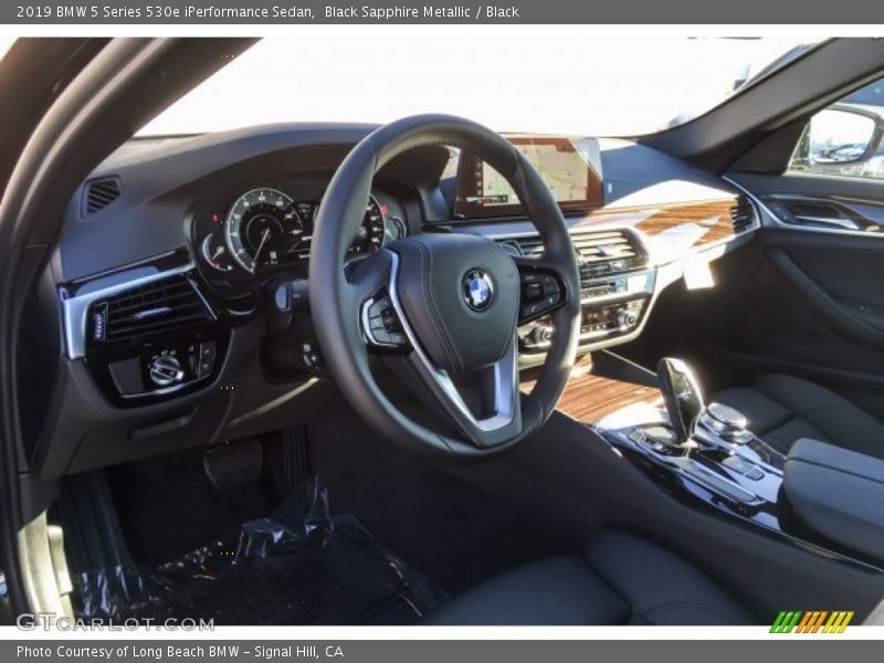 Black Sapphire Metallic / Black 2019 BMW 5 Series 530e iPerformance Sedan