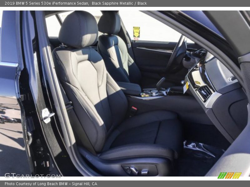 Black Sapphire Metallic / Black 2019 BMW 5 Series 530e iPerformance Sedan