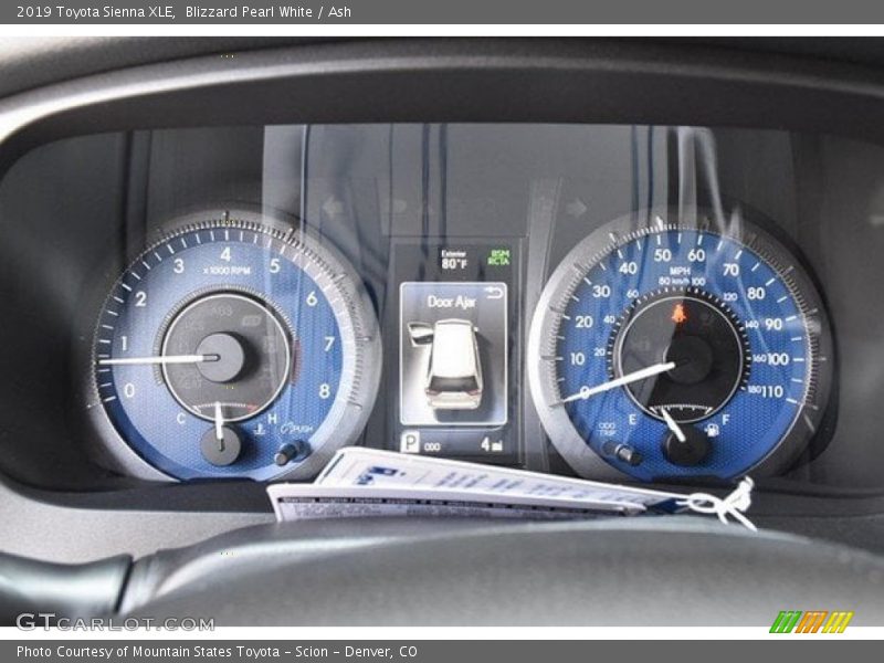 Blizzard Pearl White / Ash 2019 Toyota Sienna XLE