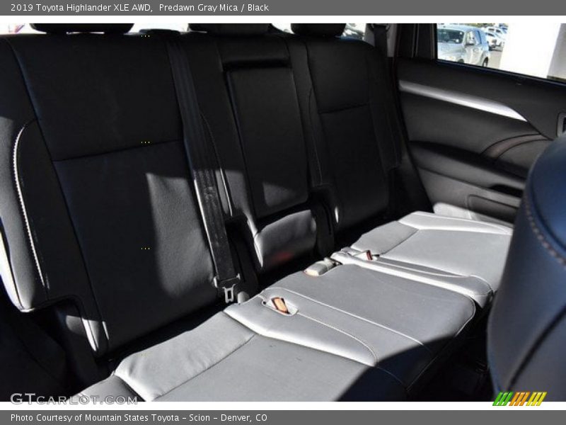 Predawn Gray Mica / Black 2019 Toyota Highlander XLE AWD