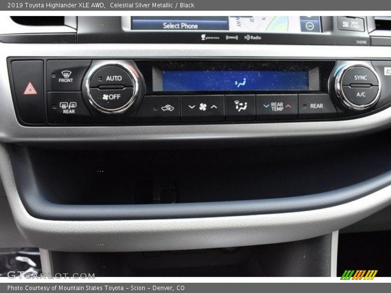 Celestial Silver Metallic / Black 2019 Toyota Highlander XLE AWD