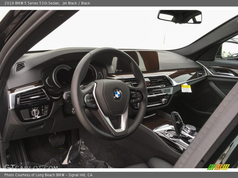 Jet Black / Black 2019 BMW 5 Series 530i Sedan