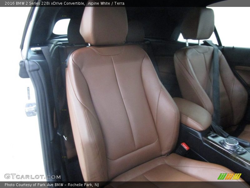 Alpine White / Terra 2016 BMW 2 Series 228i xDrive Convertible