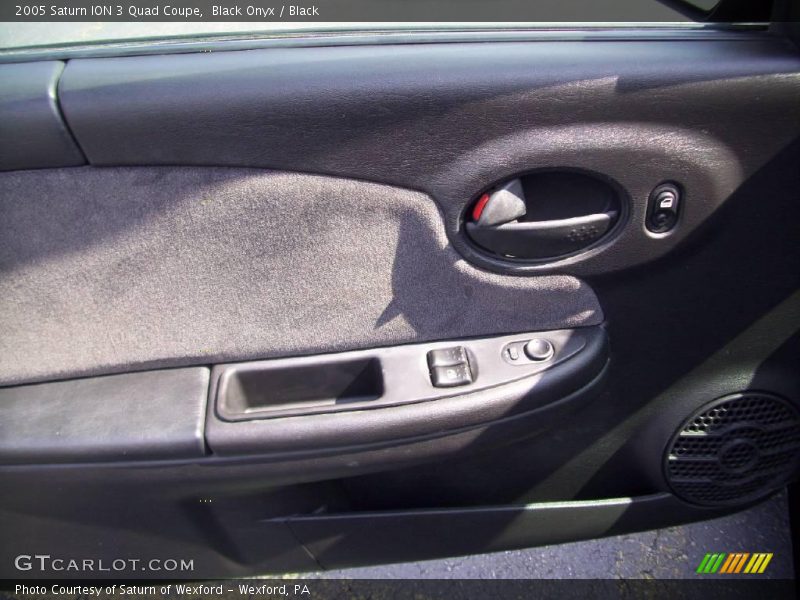 Black Onyx / Black 2005 Saturn ION 3 Quad Coupe