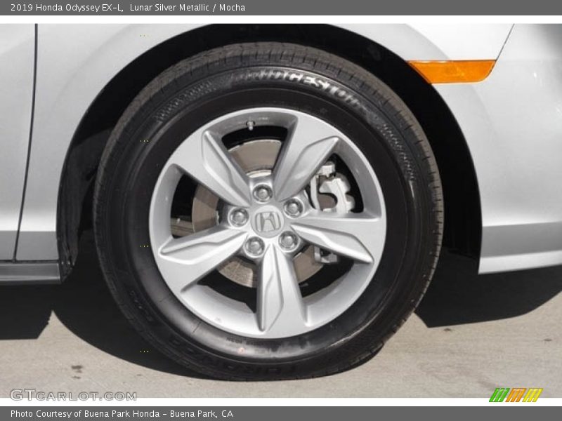 Lunar Silver Metallic / Mocha 2019 Honda Odyssey EX-L