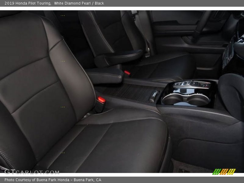 White Diamond Pearl / Black 2019 Honda Pilot Touring