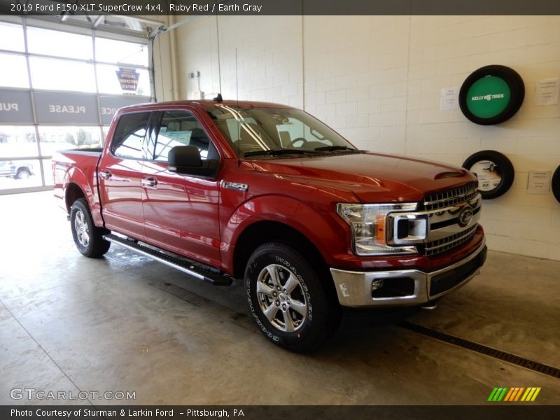 Front 3/4 View of 2019 F150 XLT SuperCrew 4x4