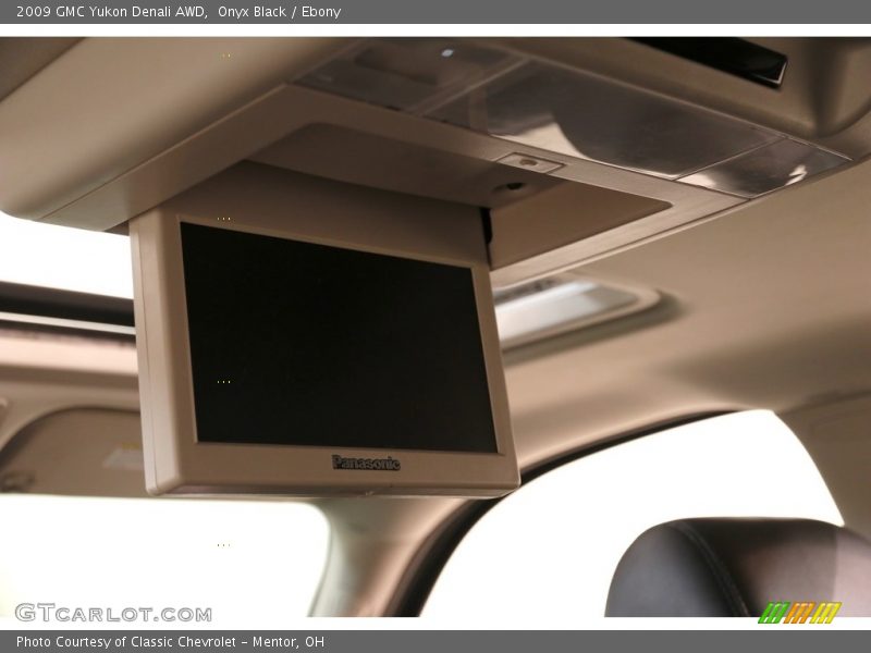 Onyx Black / Ebony 2009 GMC Yukon Denali AWD