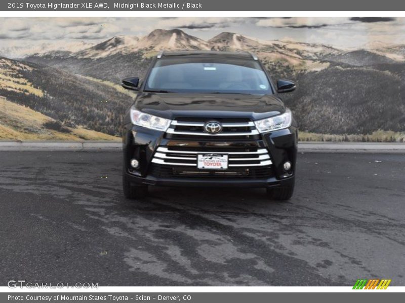 Midnight Black Metallic / Black 2019 Toyota Highlander XLE AWD