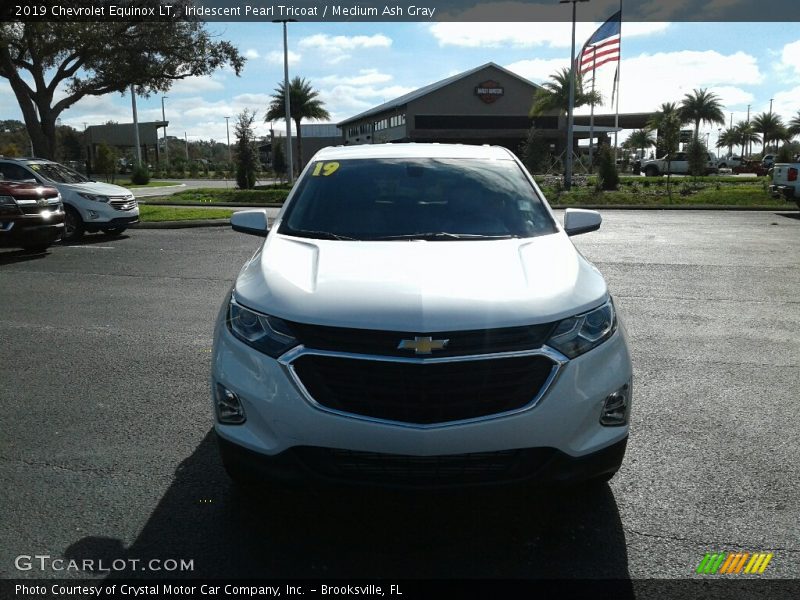 Iridescent Pearl Tricoat / Medium Ash Gray 2019 Chevrolet Equinox LT