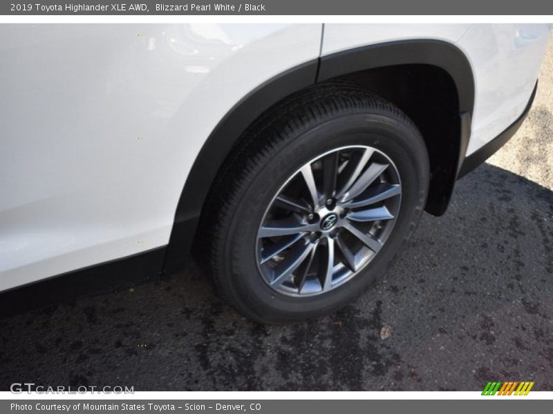 Blizzard Pearl White / Black 2019 Toyota Highlander XLE AWD