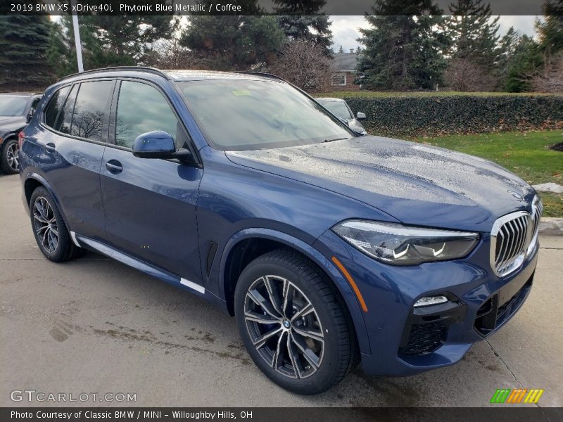 Front 3/4 View of 2019 X5 xDrive40i
