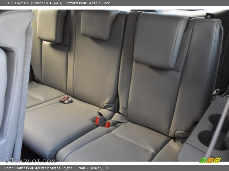 Blizzard Pearl White / Black 2019 Toyota Highlander XLE AWD