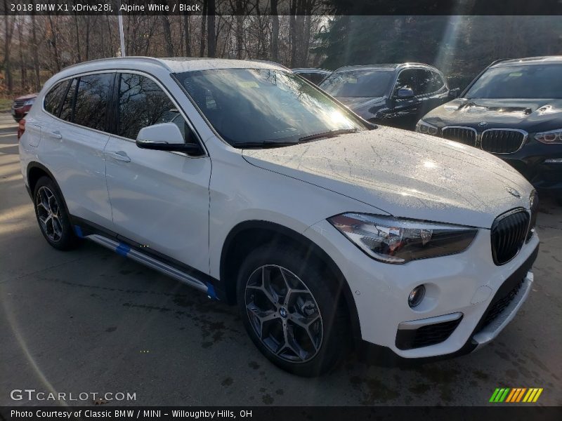 Alpine White / Black 2018 BMW X1 xDrive28i
