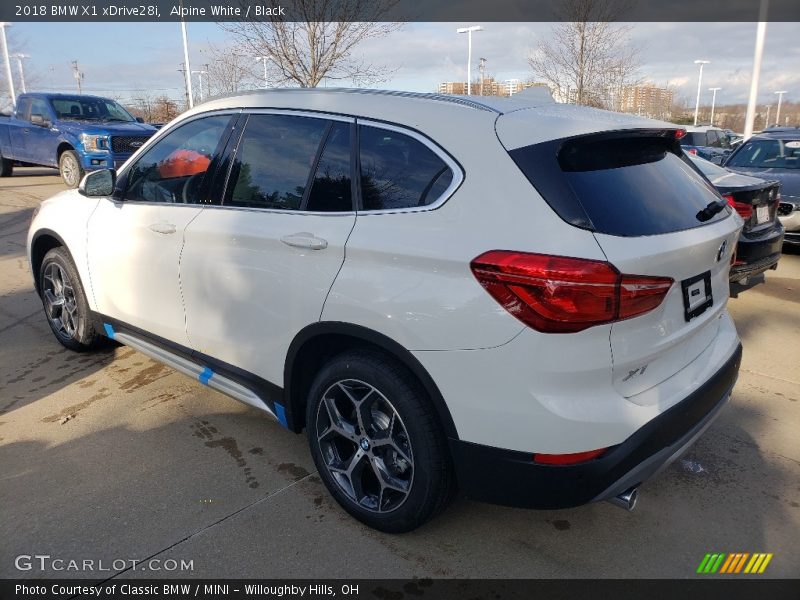 Alpine White / Black 2018 BMW X1 xDrive28i