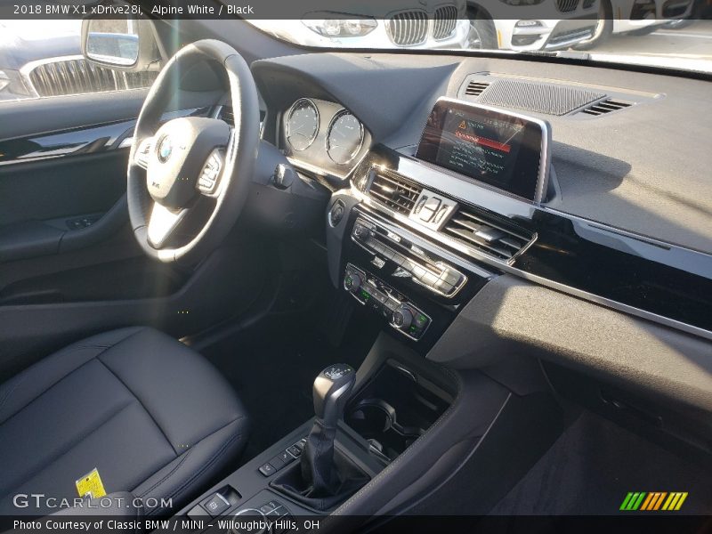 Alpine White / Black 2018 BMW X1 xDrive28i