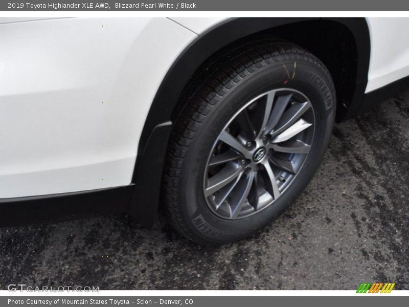 Blizzard Pearl White / Black 2019 Toyota Highlander XLE AWD