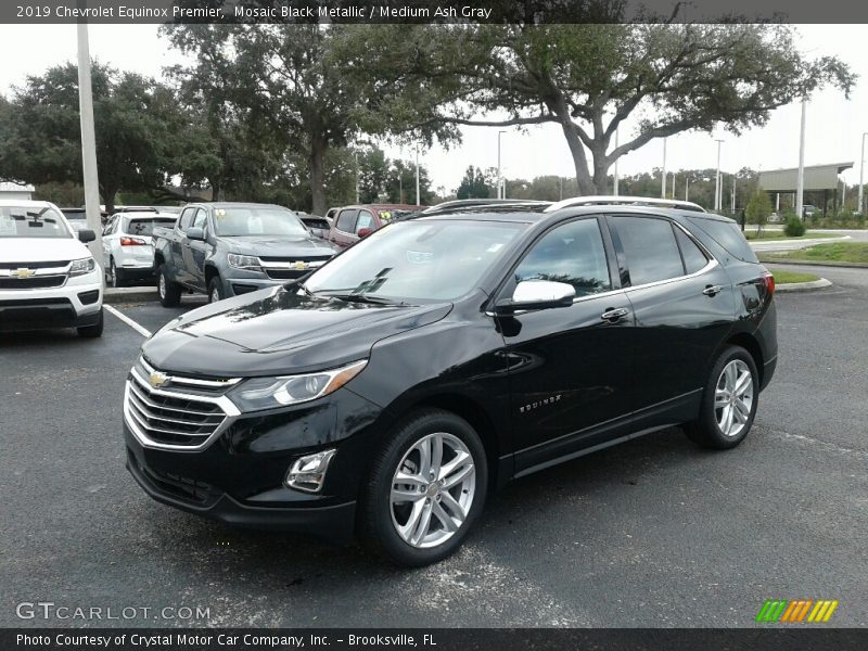 Front 3/4 View of 2019 Equinox Premier