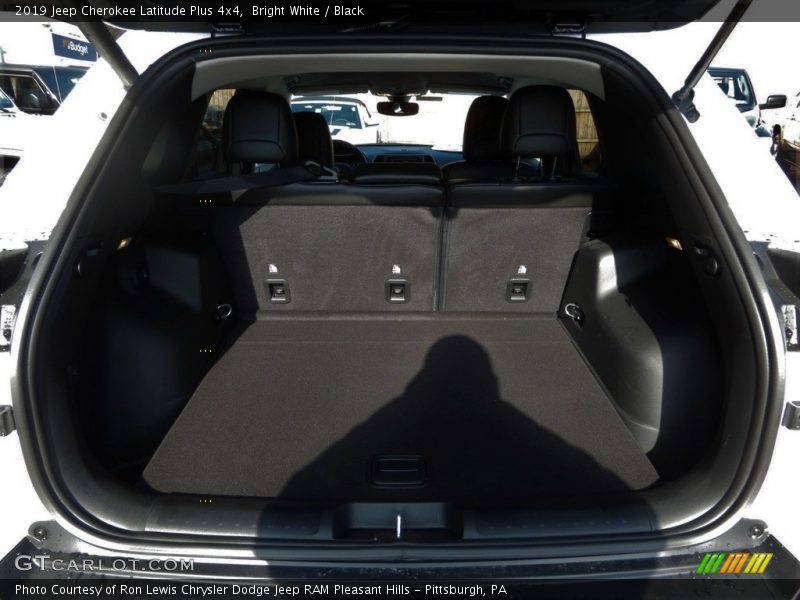 Bright White / Black 2019 Jeep Cherokee Latitude Plus 4x4