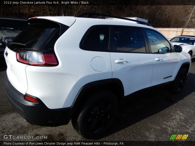 Bright White / Black 2019 Jeep Cherokee Latitude Plus 4x4