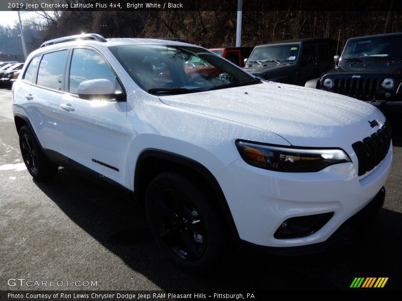 Bright White / Black 2019 Jeep Cherokee Latitude Plus 4x4