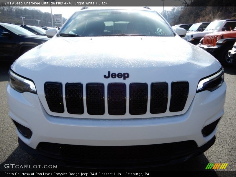 Bright White / Black 2019 Jeep Cherokee Latitude Plus 4x4