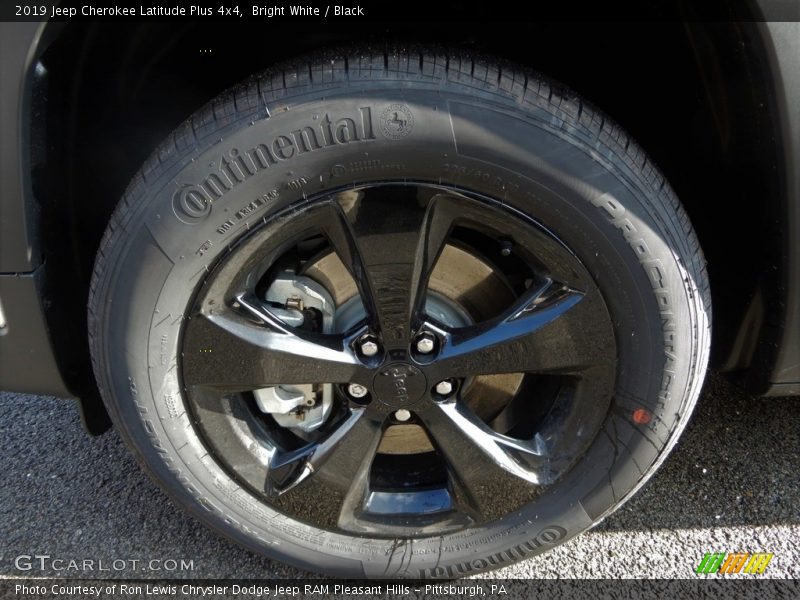 Bright White / Black 2019 Jeep Cherokee Latitude Plus 4x4