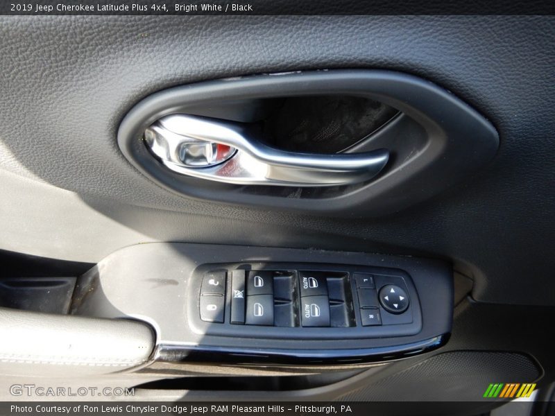 Bright White / Black 2019 Jeep Cherokee Latitude Plus 4x4