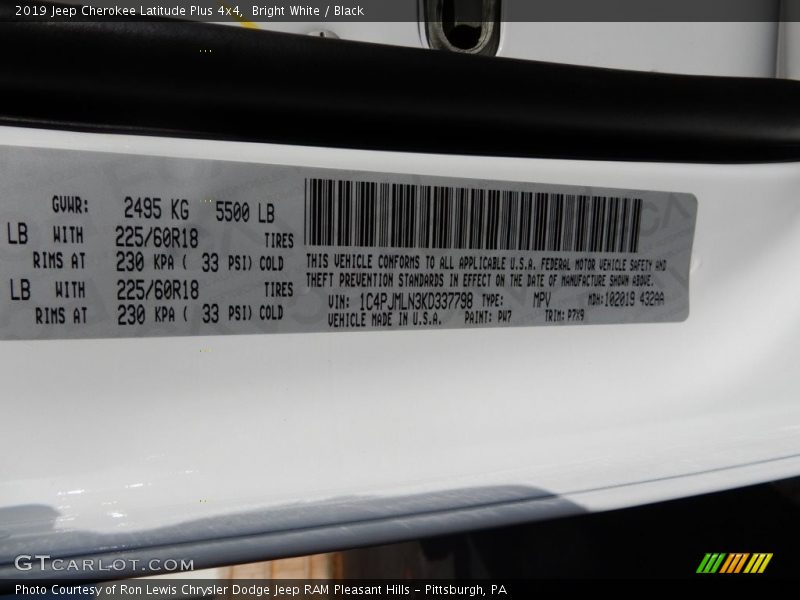 Bright White / Black 2019 Jeep Cherokee Latitude Plus 4x4