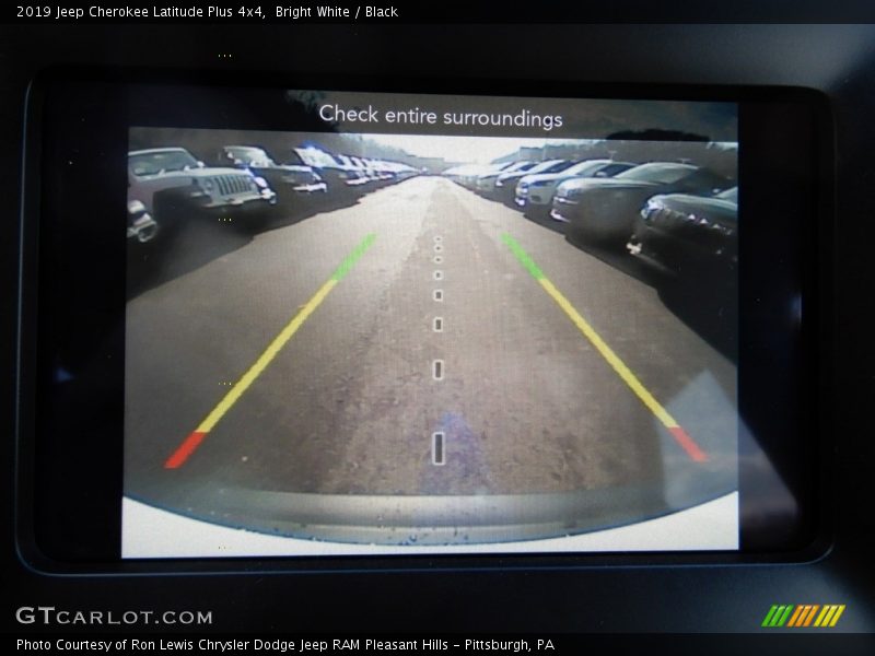 Bright White / Black 2019 Jeep Cherokee Latitude Plus 4x4