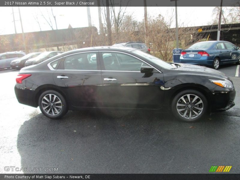 Super Black / Charcoal 2017 Nissan Altima 2.5 SV