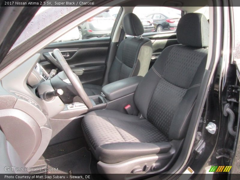 Super Black / Charcoal 2017 Nissan Altima 2.5 SV