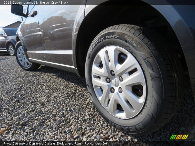 Bruiser Grey / Black 2018 Dodge Journey SE
