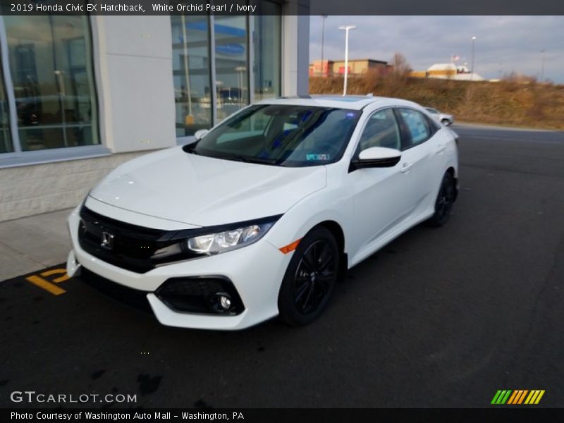 Front 3/4 View of 2019 Civic EX Hatchback