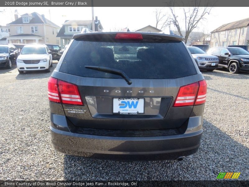 Bruiser Grey / Black 2018 Dodge Journey SE