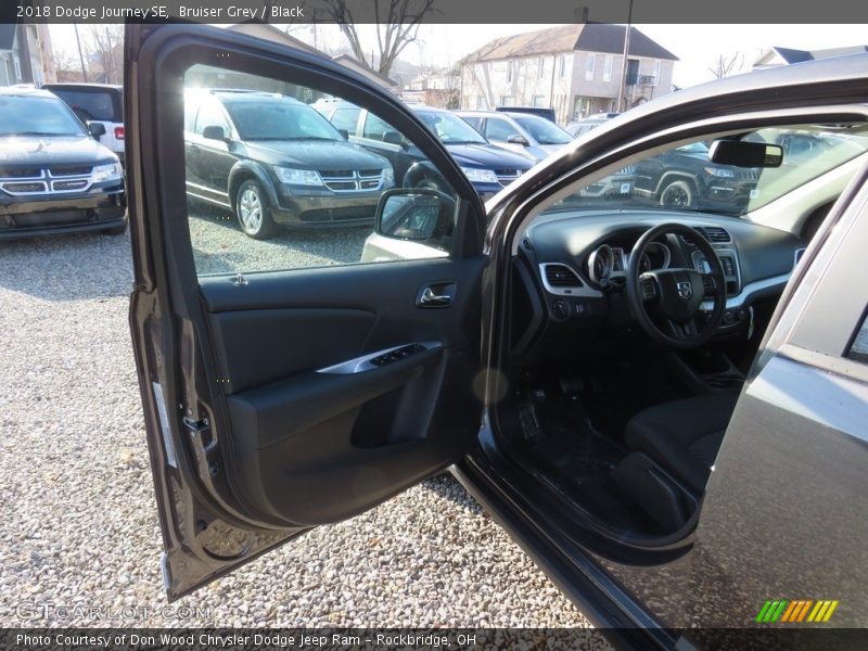 Bruiser Grey / Black 2018 Dodge Journey SE