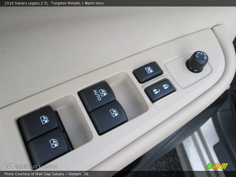 Tungsten Metallic / Warm Ivory 2016 Subaru Legacy 2.5i