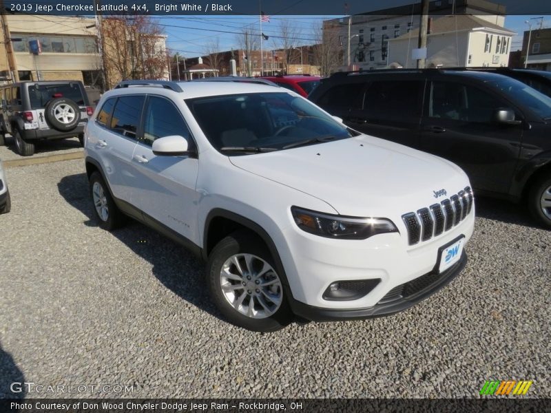 Bright White / Black 2019 Jeep Cherokee Latitude 4x4