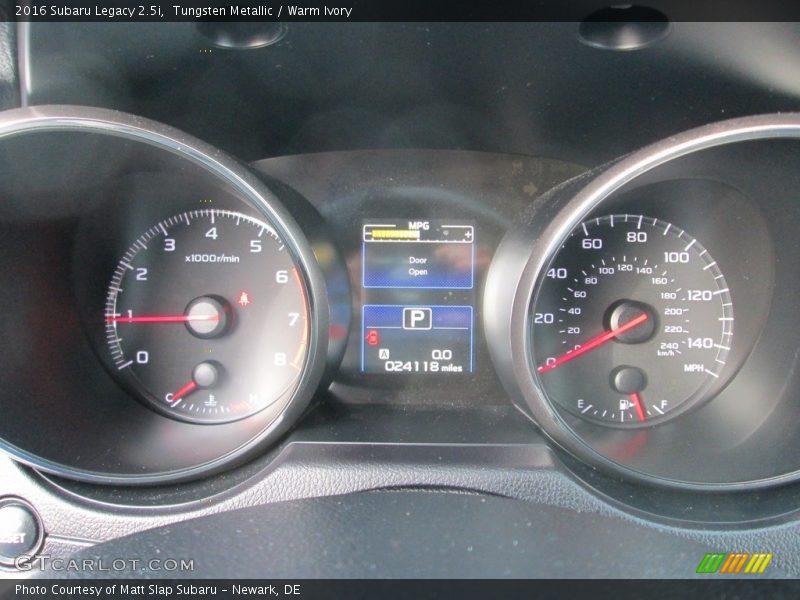 Tungsten Metallic / Warm Ivory 2016 Subaru Legacy 2.5i