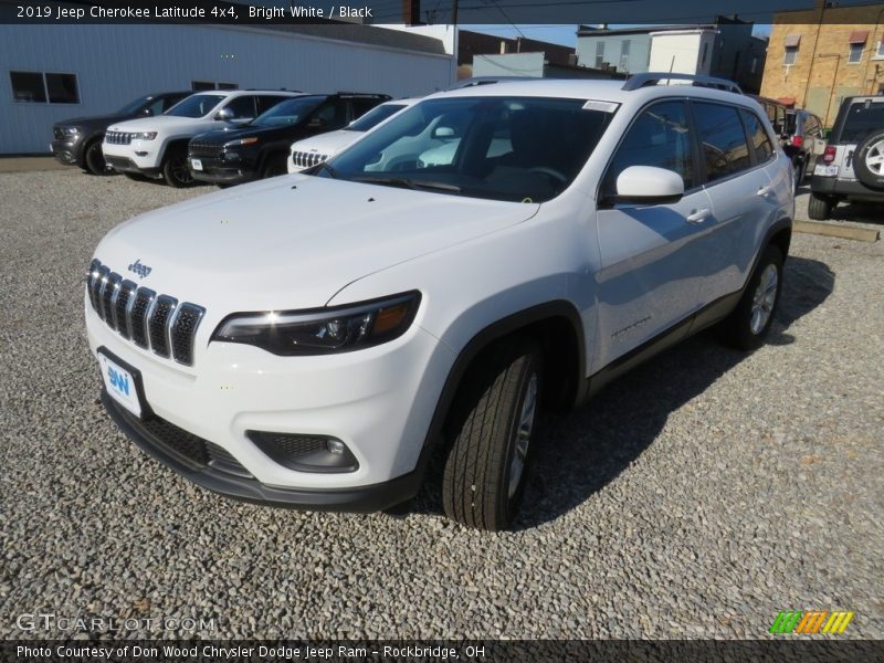 Bright White / Black 2019 Jeep Cherokee Latitude 4x4