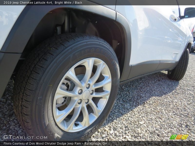 Bright White / Black 2019 Jeep Cherokee Latitude 4x4