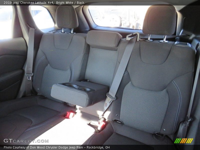 Bright White / Black 2019 Jeep Cherokee Latitude 4x4