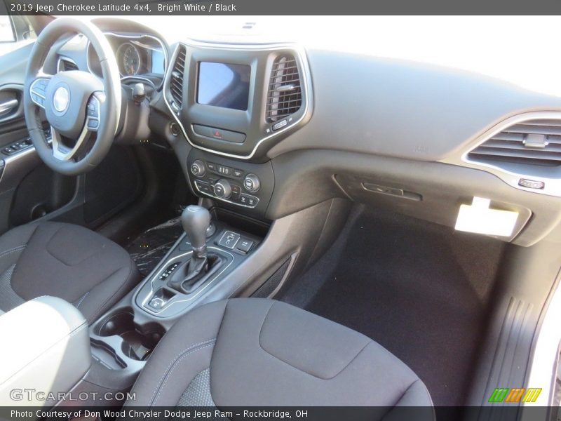 Bright White / Black 2019 Jeep Cherokee Latitude 4x4