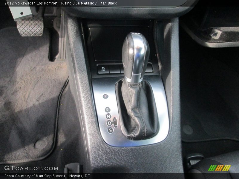 Rising Blue Metallic / Titan Black 2012 Volkswagen Eos Komfort