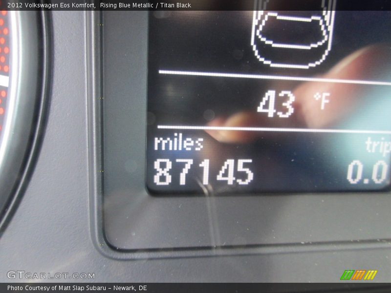 Rising Blue Metallic / Titan Black 2012 Volkswagen Eos Komfort