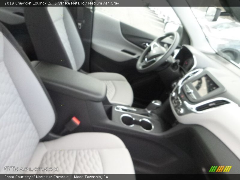 Silver Ice Metallic / Medium Ash Gray 2019 Chevrolet Equinox LS