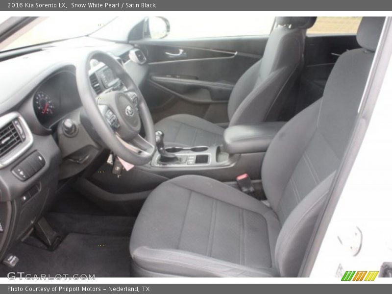 Snow White Pearl / Satin Black 2016 Kia Sorento LX