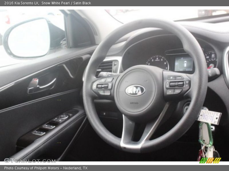 Snow White Pearl / Satin Black 2016 Kia Sorento LX